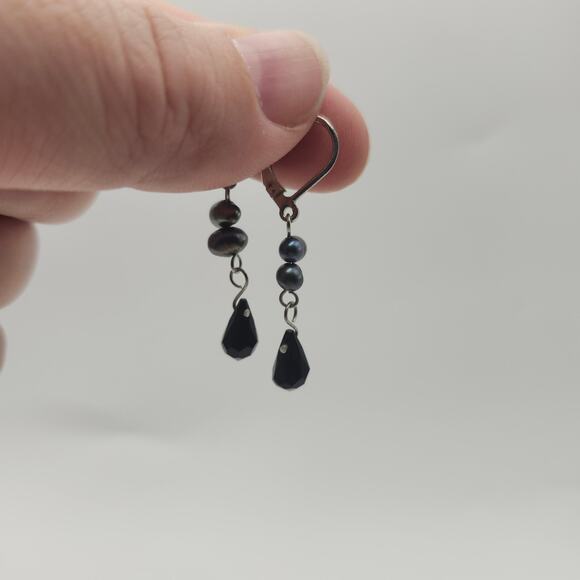 Blue Faux Pearl & Black Bead Dangle Earrings Leverback Crystal Drop Gothic - Picture 4 of 8